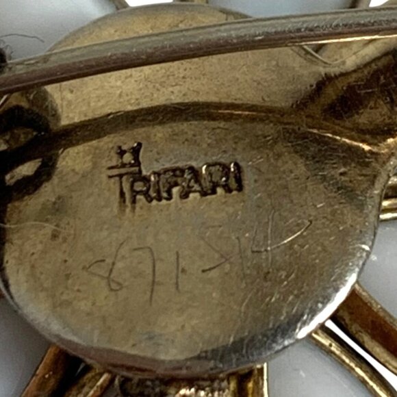 Crown Trifari Petite Milk Glass Daisy Brooch Pin Alfred Philippe VTG Signed NWT - Picture 3 of 4